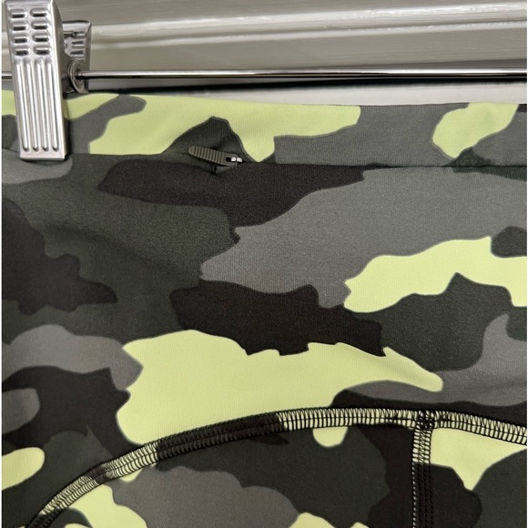 Lululemon Swift Speed HR Crop 21” with Pockets - Picture 4 of 5